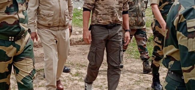 Bollywood actor Akshay Kumar visits Bandipora’s Tulail
