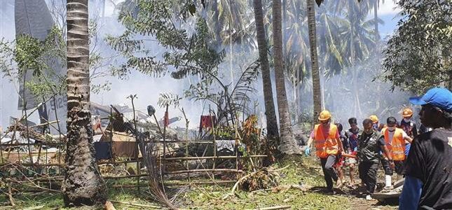 Philippine military’s worst air disaster kills 50, wounds 49 Philippine military’s worst air disaster kills 50, wounds 49