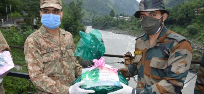 Indian, Pakistani armies exchange sweets along LoC in Kashmir on Eid-ul-Adha