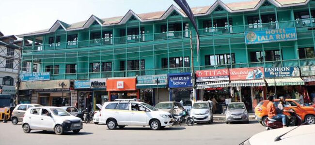 Markets reopen in various Kashmir parts