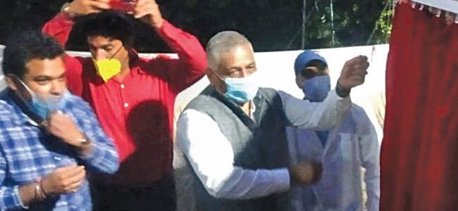 MOS Road Tpt & Highwat V. K. Singh inaugurates 400 LPM Oxygen Plant at SDH Kokernag