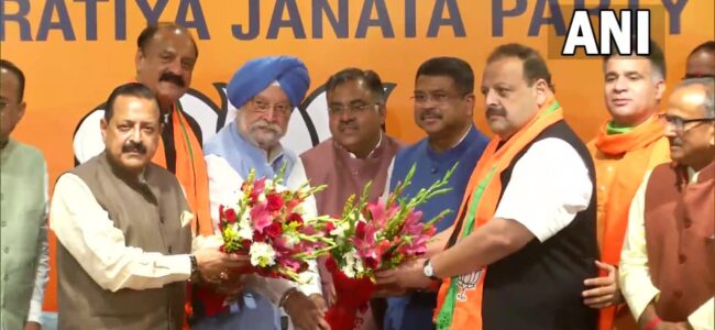 Rana, Slathia join BJP in presence of central ministers