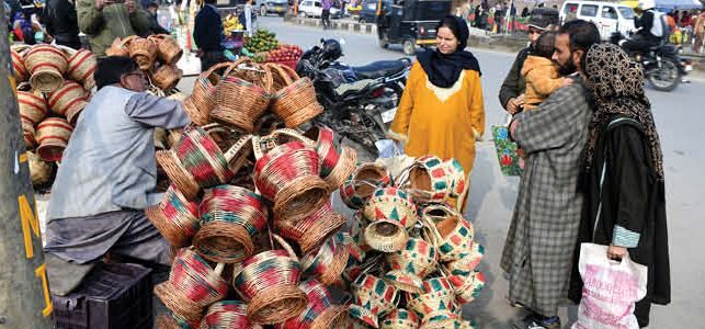 Cold wave intensifies in Kashmir valley