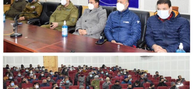 Covid-19: SSP Traffic City holds interaction with Transporters of Kashmir valley