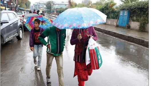 MeT forecasts rain in plains, snowfall on upper reaches
