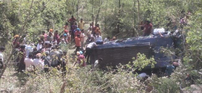 Several injured as vehicle rolls down near Nowshera village Several injured as vehicle rolls down near Nowshera village