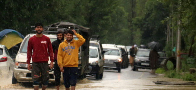 Water level in Jhelum starts to recede Water level in Jhelum starts to recede