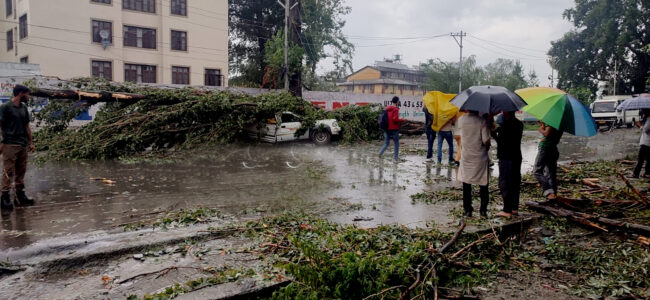 Major highways closed, Amarnath yatra suspended due to rains Major highways closed, Amarnath yatra suspended due to rains