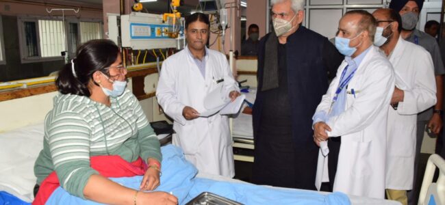 Lt Governor visits SKIMS Hospital, meets injured pilgrims