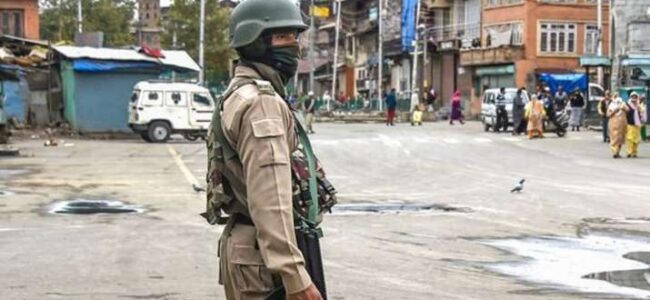 I-Day parade held in Srinagar amid tight security I-Day parade held in Srinagar amid tight security