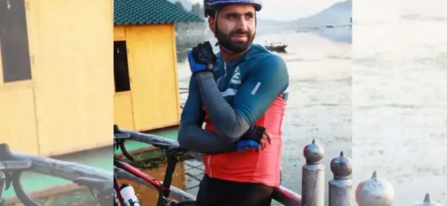 Sarmad Hafeez flags off Adil Teli’s Leh to Manali cycle Yatra from Srinagar Sarmad Hafeez flags off Adil Teli’s Leh to Manali cycle Yatra from Srinagar