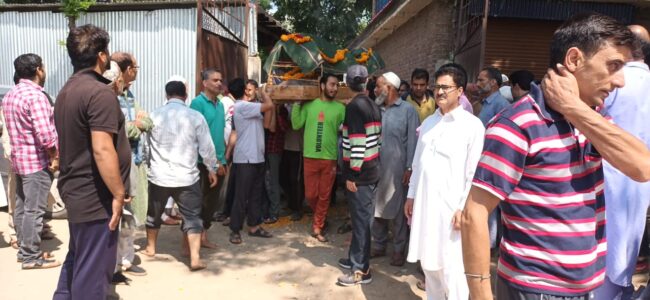 Muslim perform last rites of elderly Pandit woman in Shopian village Muslim perform last rites of elderly Pandit woman in Shopian village