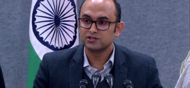 Secretary Health reviews Dengue status, containment initiatives Secretary Health reviews Dengue status, containment initiatives