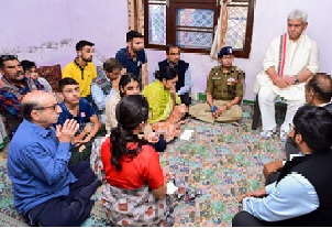 Lt Guv Manoj Sinha meets kin of Kashmiri Pandit killed by terrorists in Shopian last month
