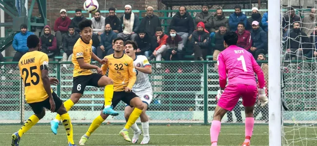 Real Kashmir continue to shine at home with 2-1 win over Delhi FC Real Kashmir continue to shine at home with 2-1 win over Delhi FC