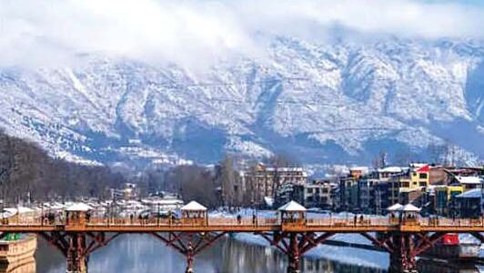 Minimum temperatures rise across Kashmir due to cloud cover