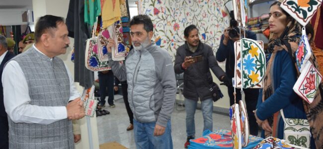 Bhatnagar inaugurates Mega Sale of J&K unit holders Bhatnagar inaugurates Mega Sale of J&K unit holders