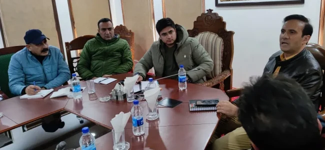 Dir Tourism visits Pahalgam, reviews winter season preparations