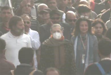 Sonia Gandhi joins Bharat Jodo Yatra in Delhi Sonia Gandhi joins Bharat Jodo Yatra in Delhi