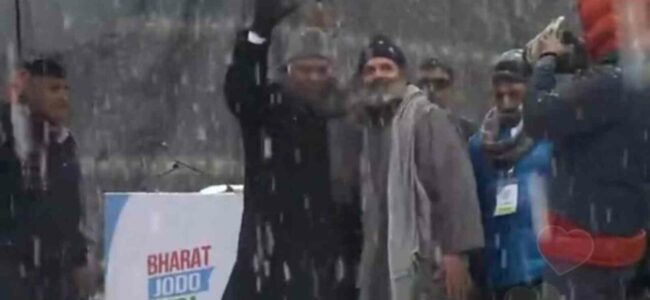 Rahul Gandhi dons ‘pheran’ to ward off Kashmir chill Rahul Gandhi dons ‘pheran’ to ward off Kashmir chill