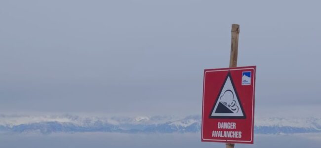 Avalanche hits Gulmarg’s Afarwat, no casualties reported Avalanche hits Gulmarg’s Afarwat, no casualties reported