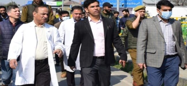 Div Com visits Shrines, Mosques; Reviews facilities Div Com visits Shrines, Mosques; Reviews facilities