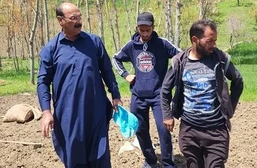 Director Agriculture Kashmir visits Kanidajan, Pakharpora Director Agriculture Kashmir visits Kanidajan, Pakharpora