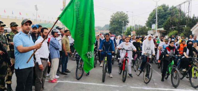 DC Sgr flags off Cyclothon for a ‘Drug- Free Srinagar’ DC Sgr flags off Cyclothon for a ‘Drug- Free Srinagar’