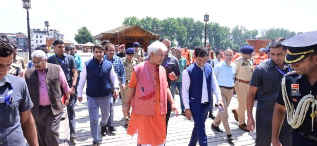 Lt Governor visits Zero Bridge, reviews overall preparedness for flood management
