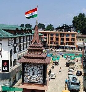 Tricolour hoisted atop iconic Ghanta Ghar in Srinagar Tricolour hoisted atop iconic Ghanta Ghar in Srinagar