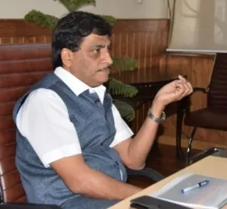 CS for start of month long cleanliness drive in govt offices