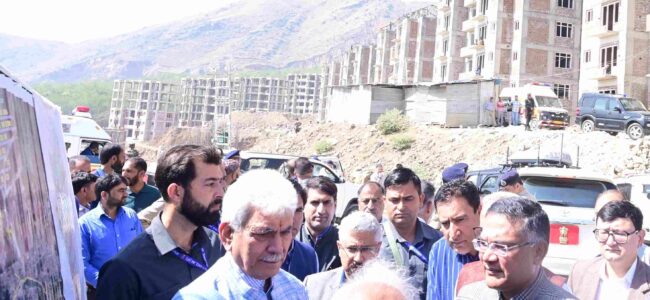 Lt Guv conducts inspection of Transit Accommodation at Zewan and SASB’s Office & Yatri Niwas
