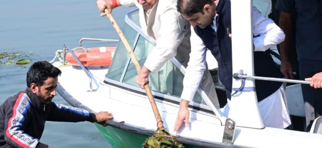 Dal Lake cleaner due to conservation efforts: Lt Guv Sinha Dal Lake cleaner due to conservation efforts: Lt Guv Sinha