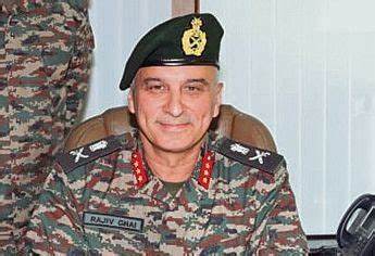 GoC 15 Corps visits LoC in Kashmir to celebrate Diwali with troops