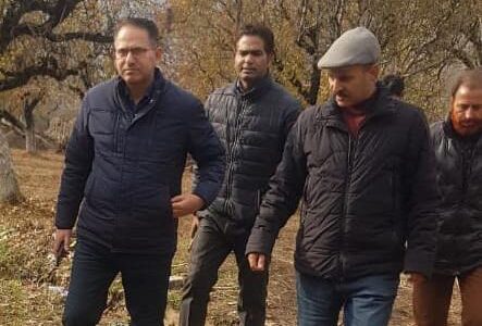 Director Horticulture visits B’pora, oversees horticultural initiatives Director Horticulture visits B’pora, oversees horticultural initiatives