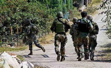 Army foils exfiltration bid in Uri, apprehends 3 persons