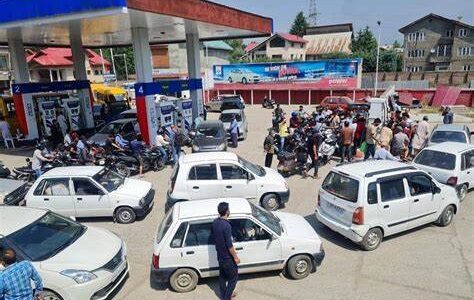 People across Valley resort to panic buying amid fuel shortage rumours