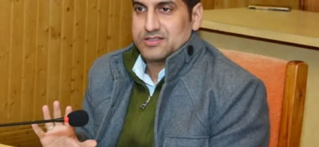 Secretary Civil Aviation visits Srinagar Airport
