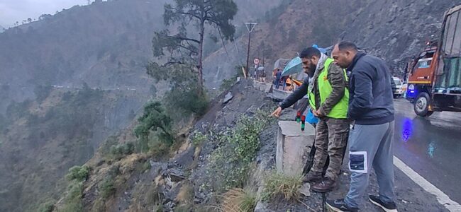 10 killed after vehicle falls into gorge in Ramban on Jammu-Srinagar highway 10 killed after vehicle falls into gorge in Ramban on Jammu-Srinagar highway