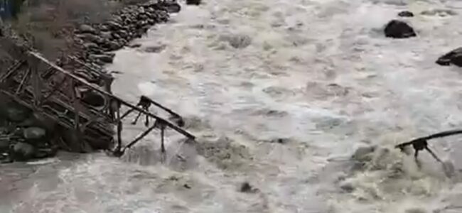 Three workers reportedly washed away by fast flowing water in river Jhelum in Uri