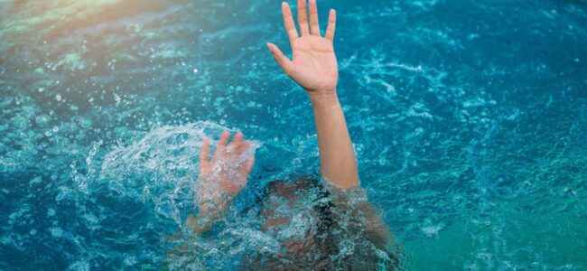 Man rescued while his son drowns in Bandipora