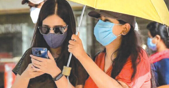 Mercury likely to touch 44 deg C in Delhi; IMD issues alert for heatwave-like conditions
