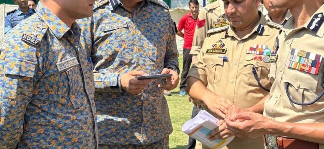 ADGP Law and Order, other officials brief MRT teams ahead of Amarnath Yatra ADGP Law and Order, other officials brief MRT teams ahead of Amarnath Yatra
