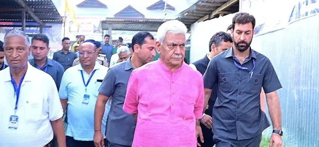 Lt Guv conducts on-site inspection of SASB Yatri Niwas at Baltal