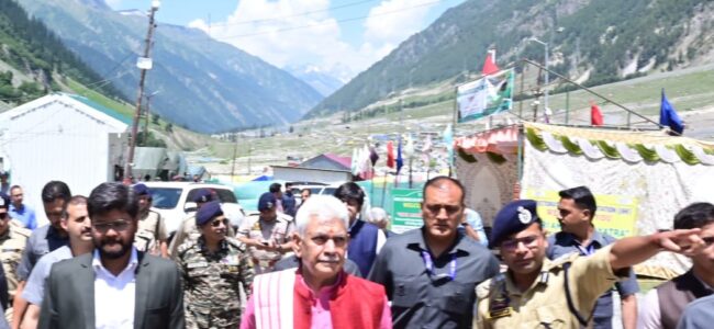 Lt Guv Sinha announces Govt job to NOKs of Pak shelling victims