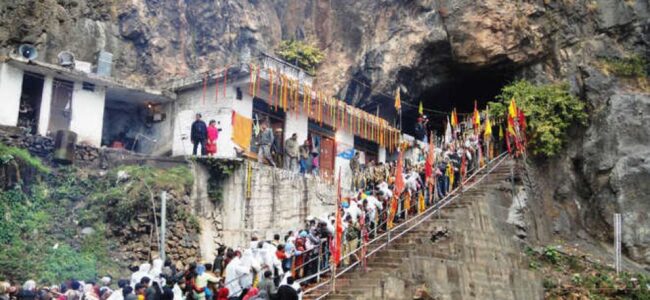 Devotees continue to visit Shiv Khori shrine despite Reasi terror attack Devotees continue to visit Shiv Khori shrine despite Reasi terror attack