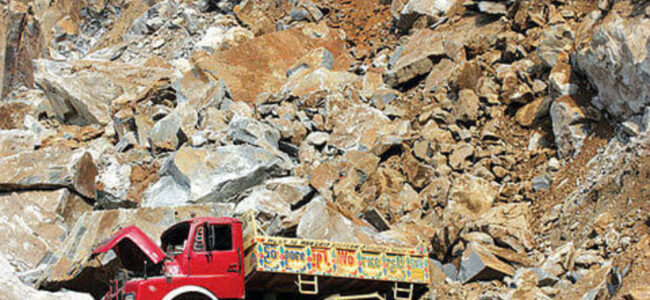 Mandekpal Pampore residents demand lifting of ban on stone quarry