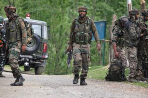 Army corners two local LeT terrorists in Shopian, counter-terror ops underway Army corners two local LeT terrorists in Shopian, counter-terror ops underway