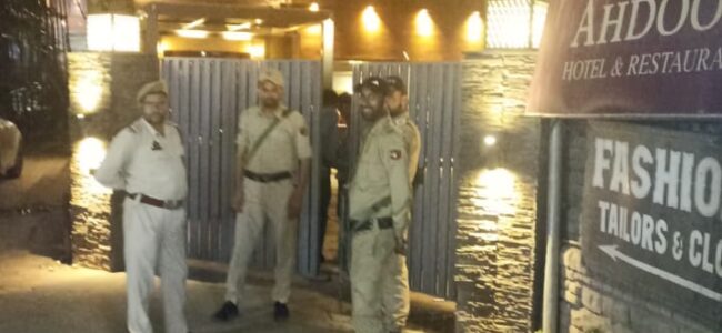 LoP Rahul Gandhi visits top Srinagar eatery for dinner LoP Rahul Gandhi visits top Srinagar eatery for dinner