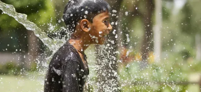 Srinagar sizzles at 32.2 C, temporary relief predicted